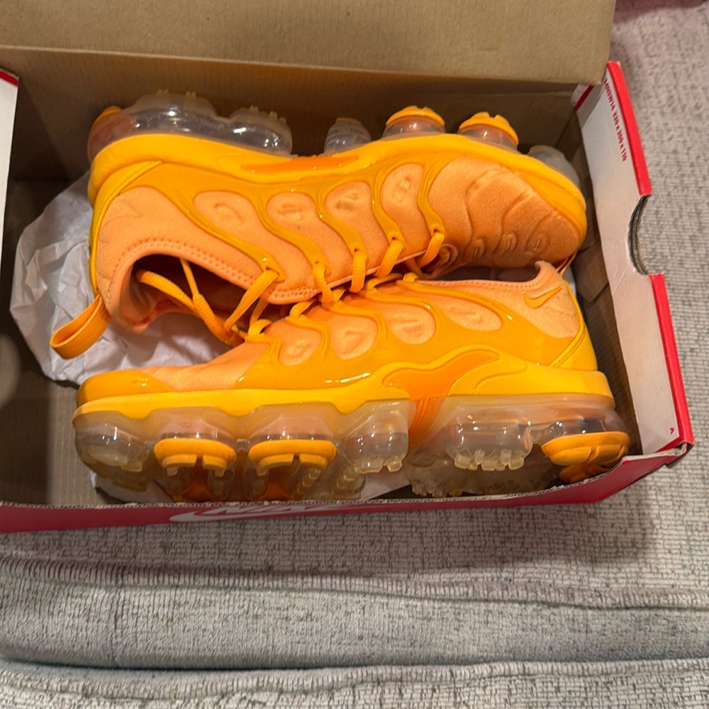 Used like new Women Nike Air Vapormax Plus